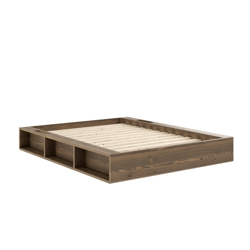 Karup Design - Ziggy Bettgestell mit Lattenrost und Aufbewahrung | 140 x 200 cm / 106 Carob brown lacquered