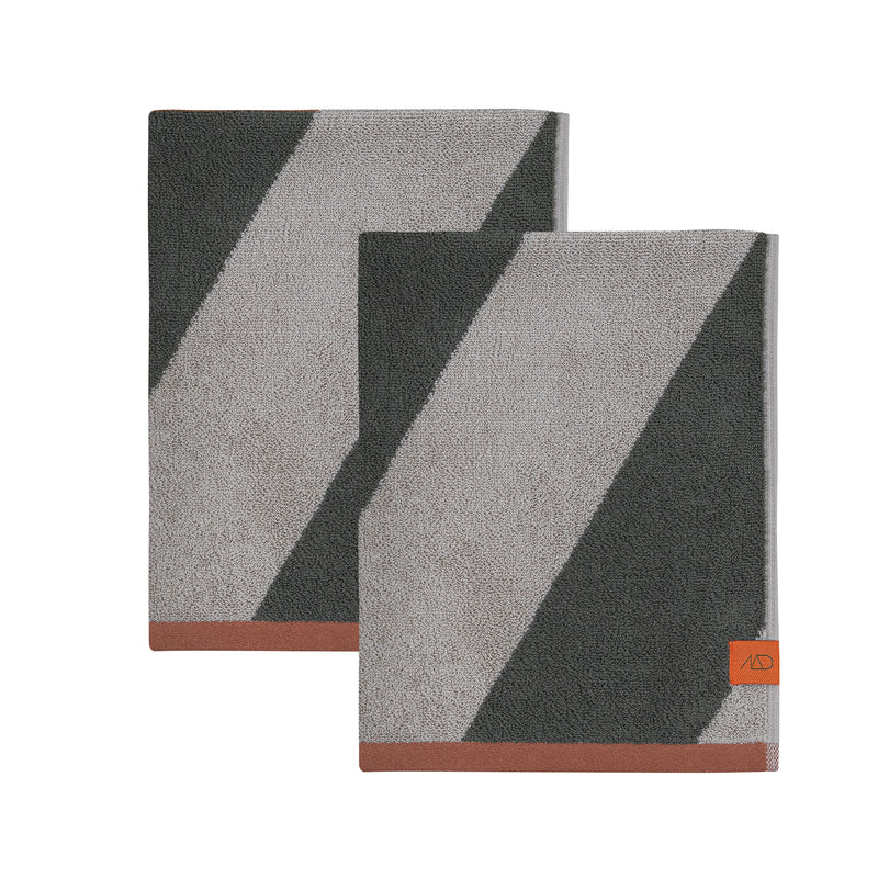 Mette Ditmer - Diagonal Gästehandtuch | dark olive