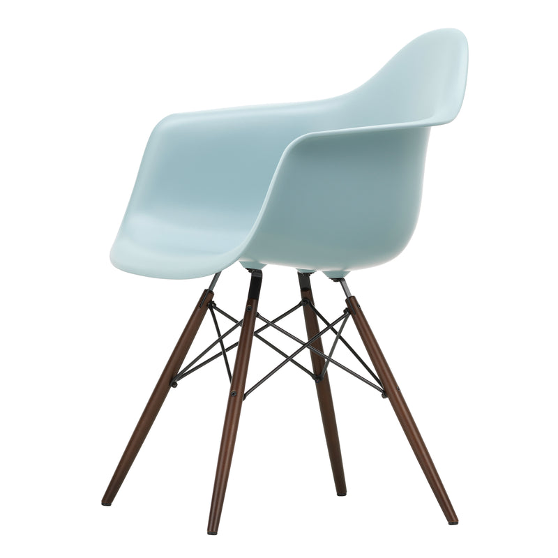 Vitra - Eames Plastic Armchair DAW RE | eisgrau RE / Ahorn dunkel