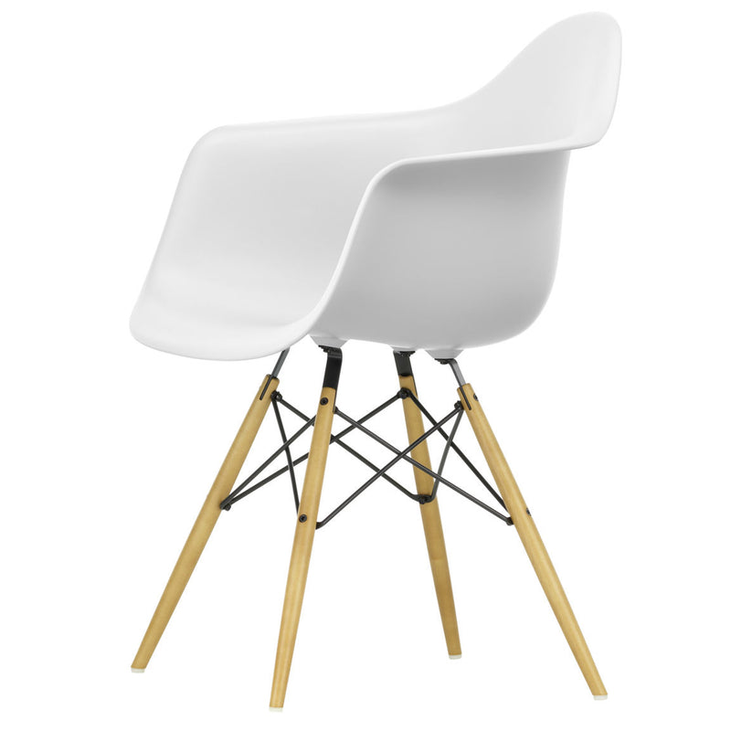 Vitra - Eames Plastic Armchair DAW RE | cotton weiß RE / Ahorn gelblich