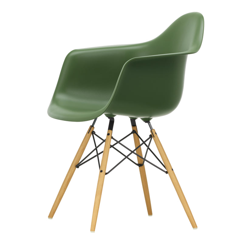 Vitra - Eames Plastic Armchair DAW RE | forest RE / Esche honigfarben