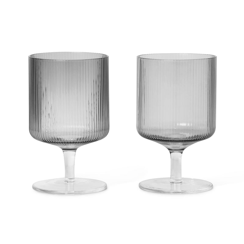Ferm Living - Ripple Weinglas (2er-Set) | smoked grey