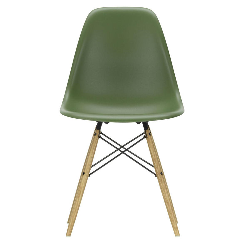 Vitra - Eames Plastic Side Chair DSW RE | forest RE / Esche honigfarben