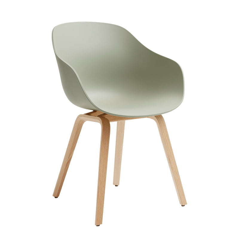 HAY - About A Chair AAC 222 | Standardgleiter Kunststoff / pastel green 2.0 / Eiche lackiert