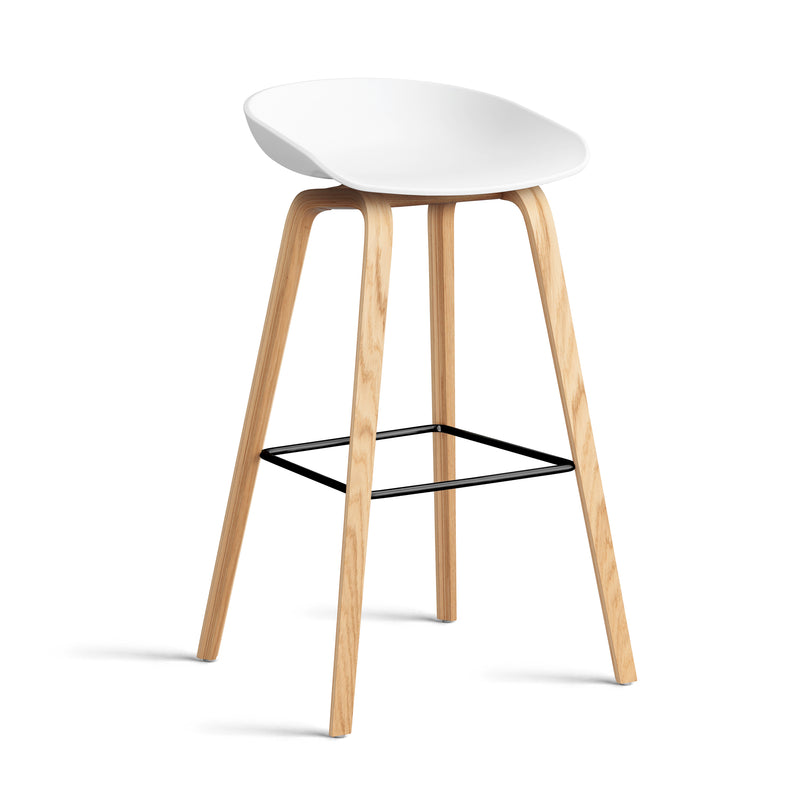 HAY - About A Stool AAS 32 | H 65 cm / white 2.0 / Eiche lackiert / Stahl schwarz