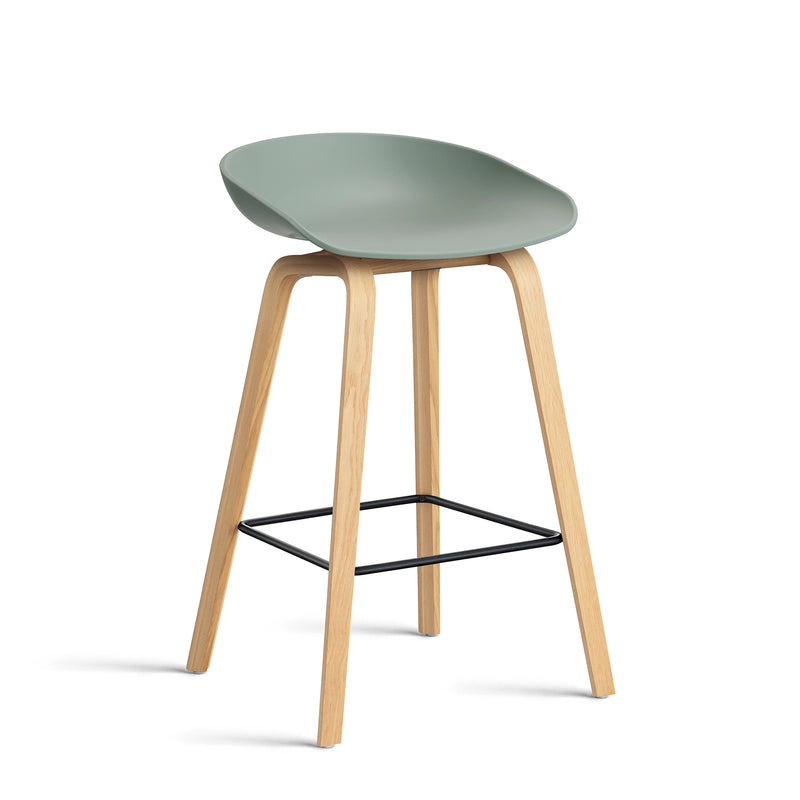 HAY - About A Stool AAS 32 | H 65 cm / fall green 2.0 / Eiche lackiert / Stahl schwarz
