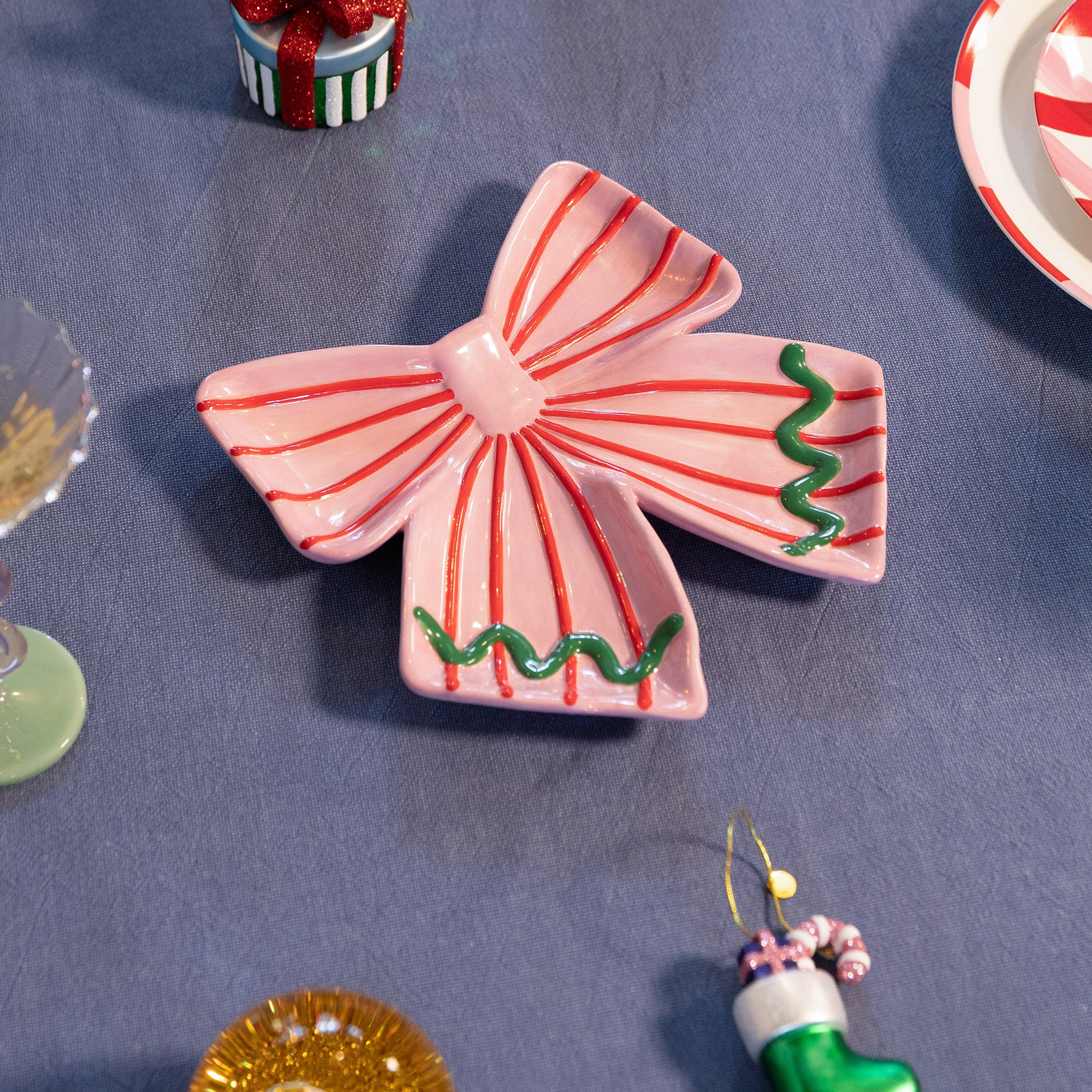 &amp;klevering - Ribbon Dekoschale | pink/red