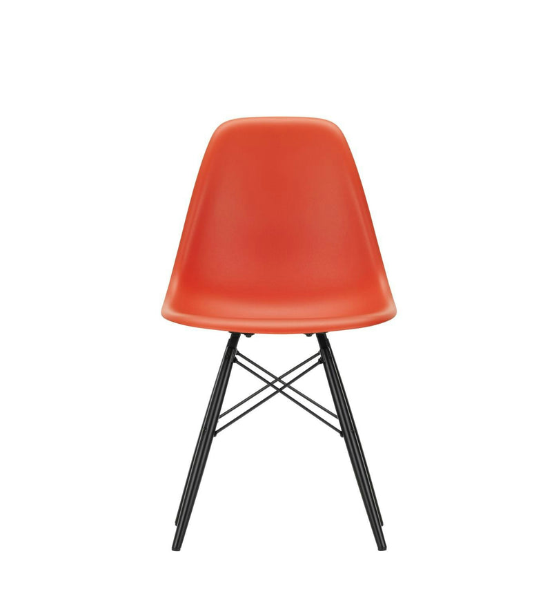 Vitra - Eames Plastic Side Chair DSW RE | poppy red RE / Ahorn schwarz
