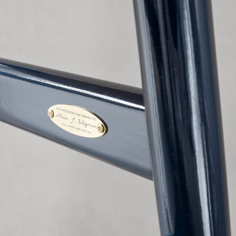 Carl Hansen - CH24 Wishbone Chair, schwarzes Geflecht