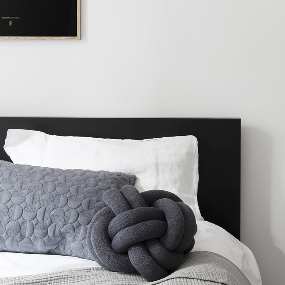 Design House Stockholm - Knot Kissen | dunkelgrau