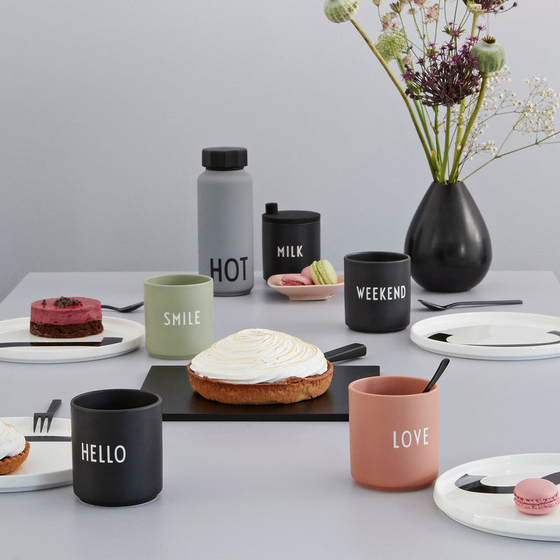 Design Letters - AJ Favourite Porzellan Becher