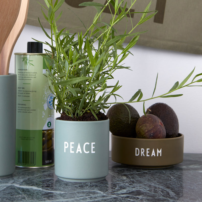 Design Letters - AJ Favourite Porzellan Becher