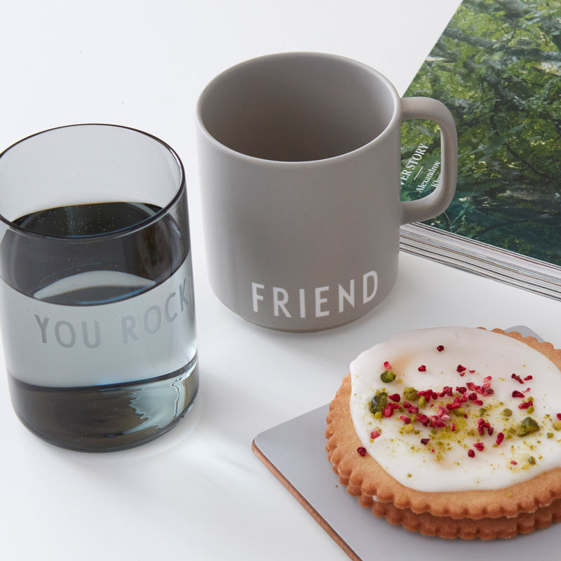 Design Letters - AJ Favourite Porzellan Becher mit Henkel