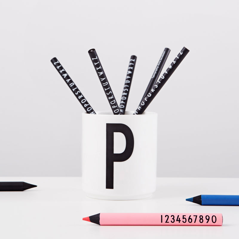 Design Letters - AJ Porzellan Becher A-Z | P / weiß