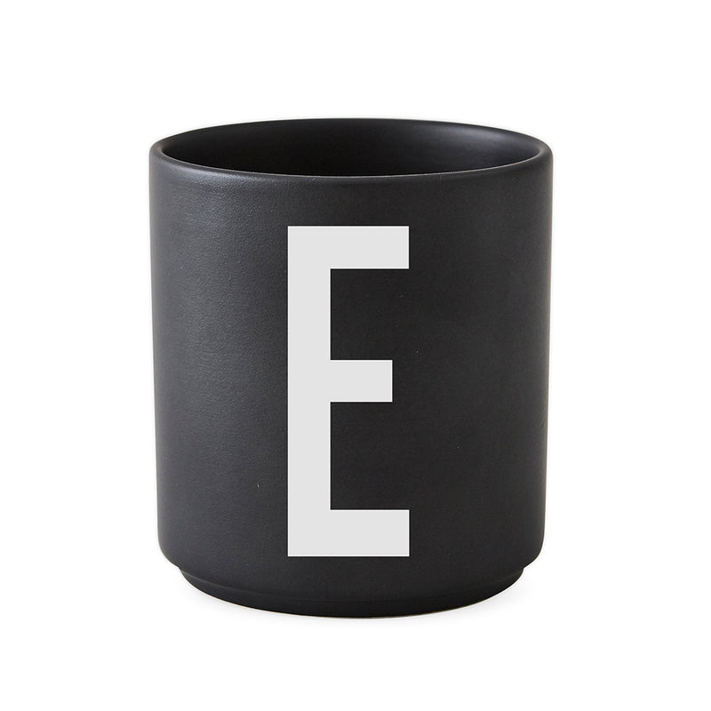 Design Letters - AJ Porzellan Becher A-Z | E / schwarz