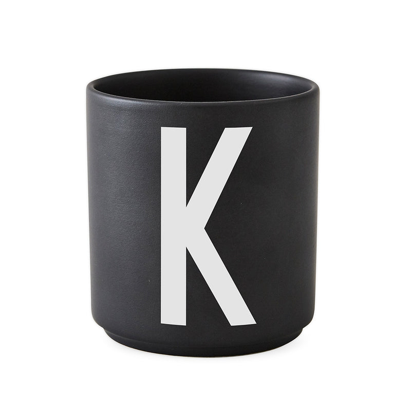 Design Letters - AJ Porzellan Becher A-Z | K / schwarz