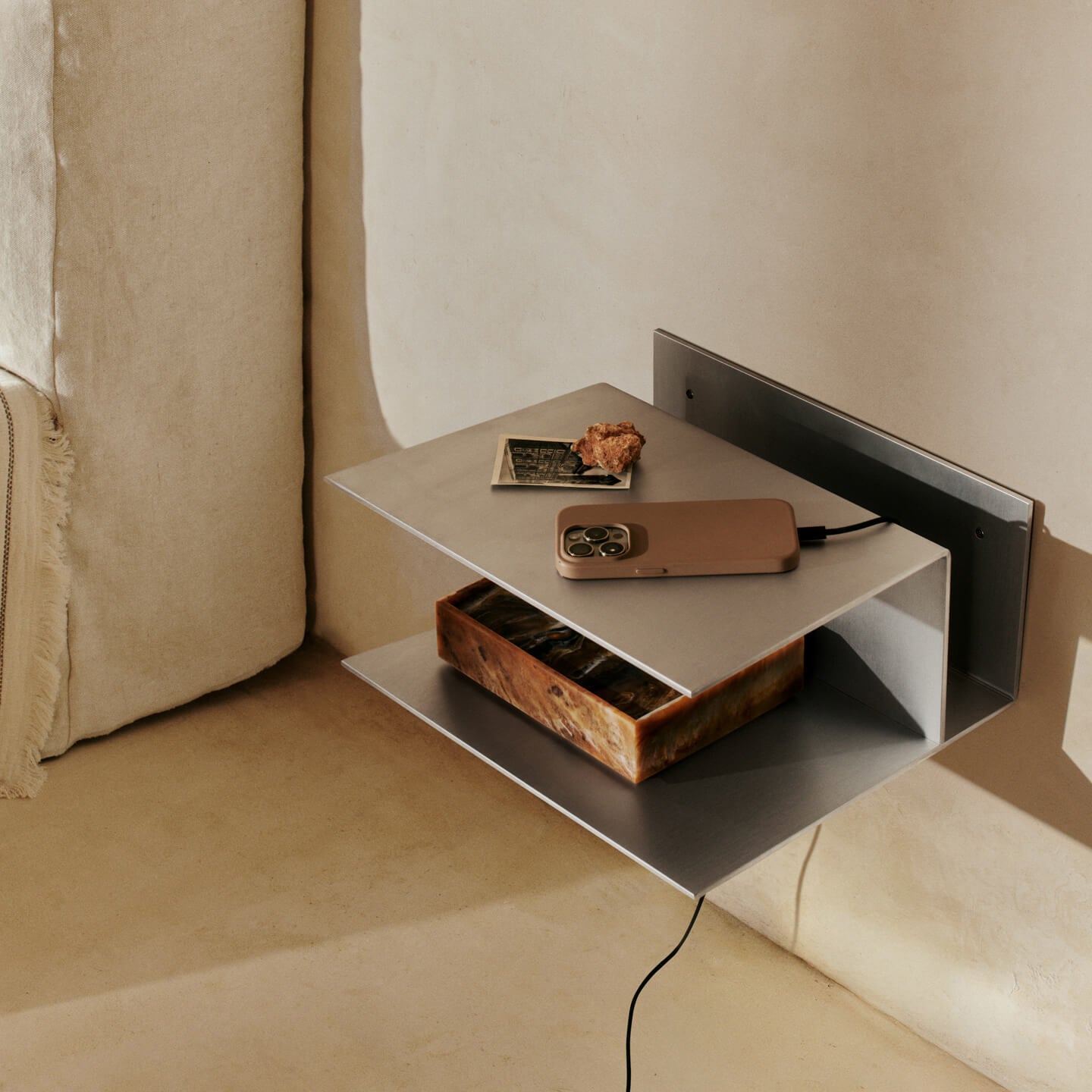 Ferm Living - Lager Nachttisch | Aluminium