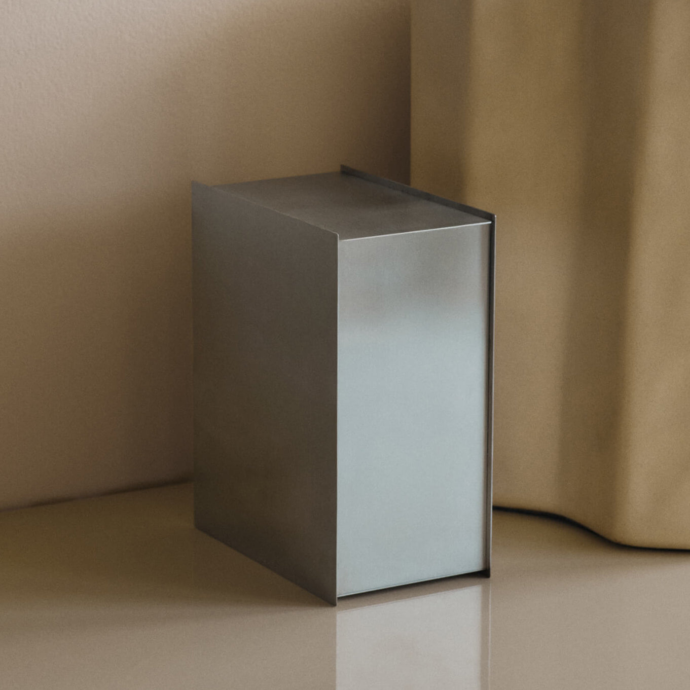 Ferm Living - Sama Abfalleimer | H 25 cm / edelstahl