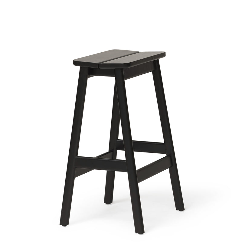 Form &amp; Refine - Angle Barhocker | Buche, schwarz gebeizt