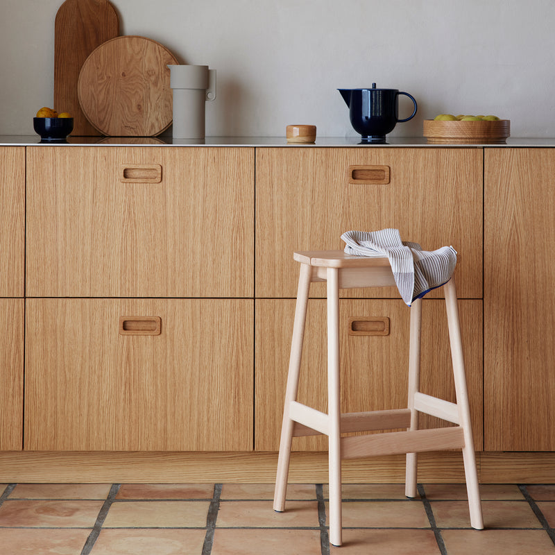 Form &amp; Refine - Angle Barhocker