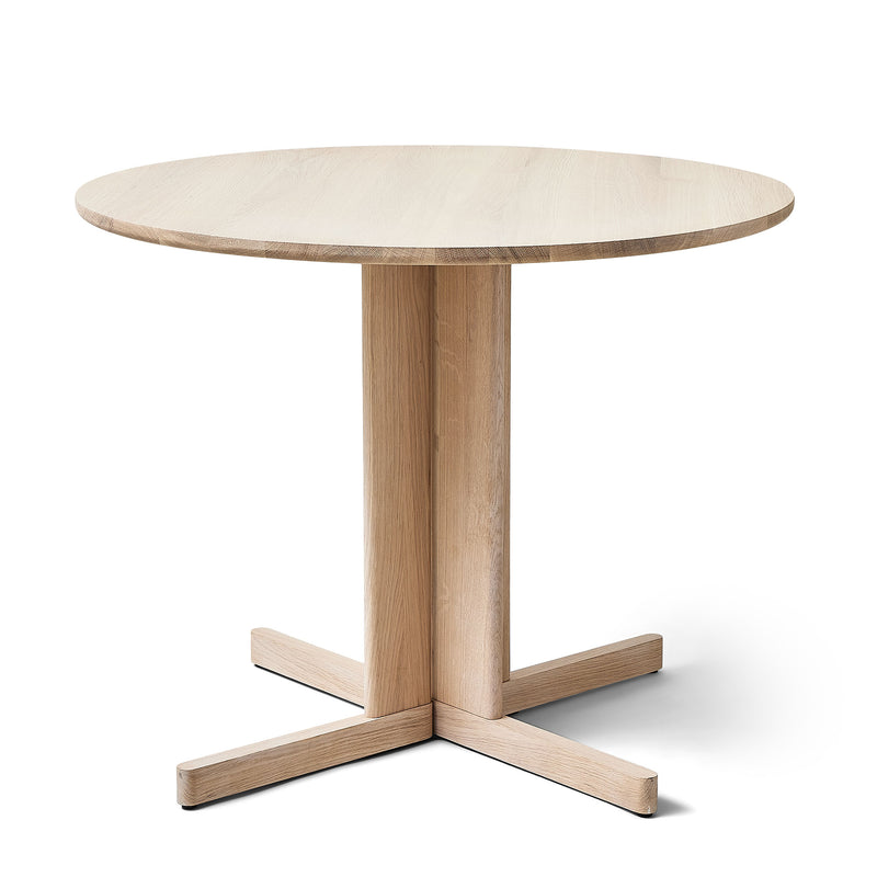 Form &amp; Refine - Trefoil Tisch | Eiche weiß geölt / Ø 90 cm