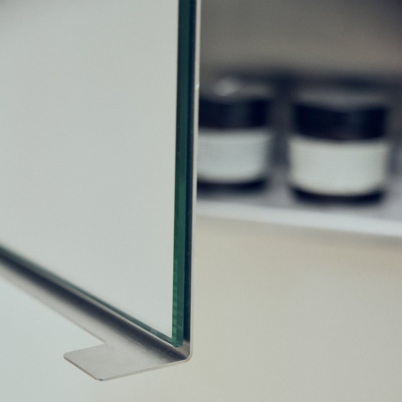 Form &amp; Refine - Taper Spiegelschrank