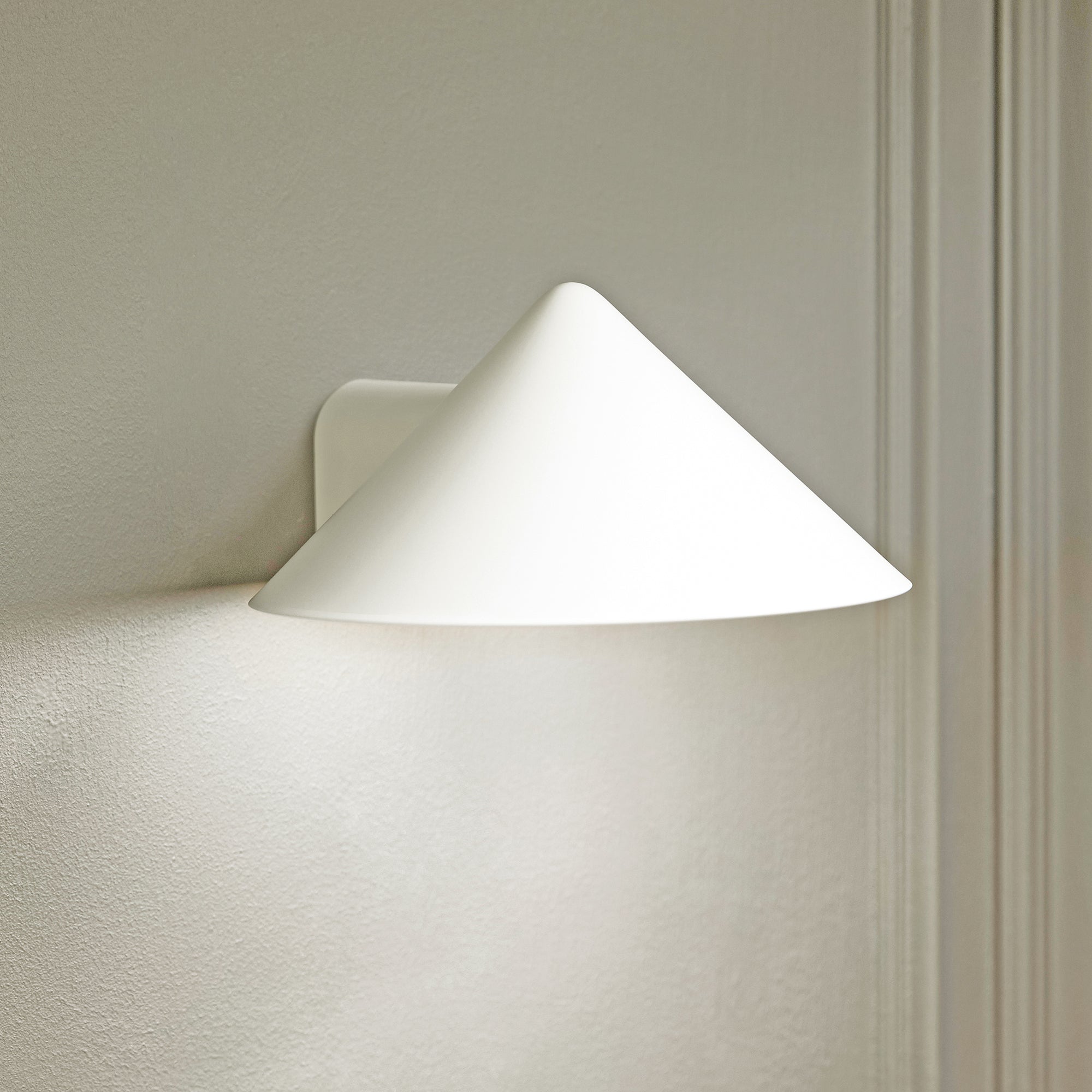 Frandsen - Grasp LED Akku-Wandleuchte | weiß matt