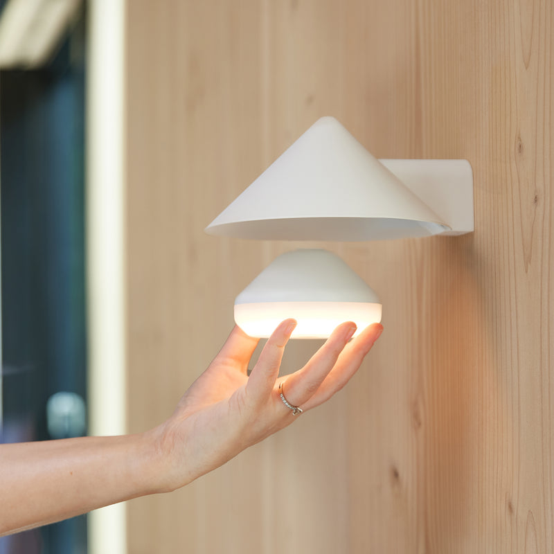 Frandsen - Grasp LED Akku-Wandleuchte