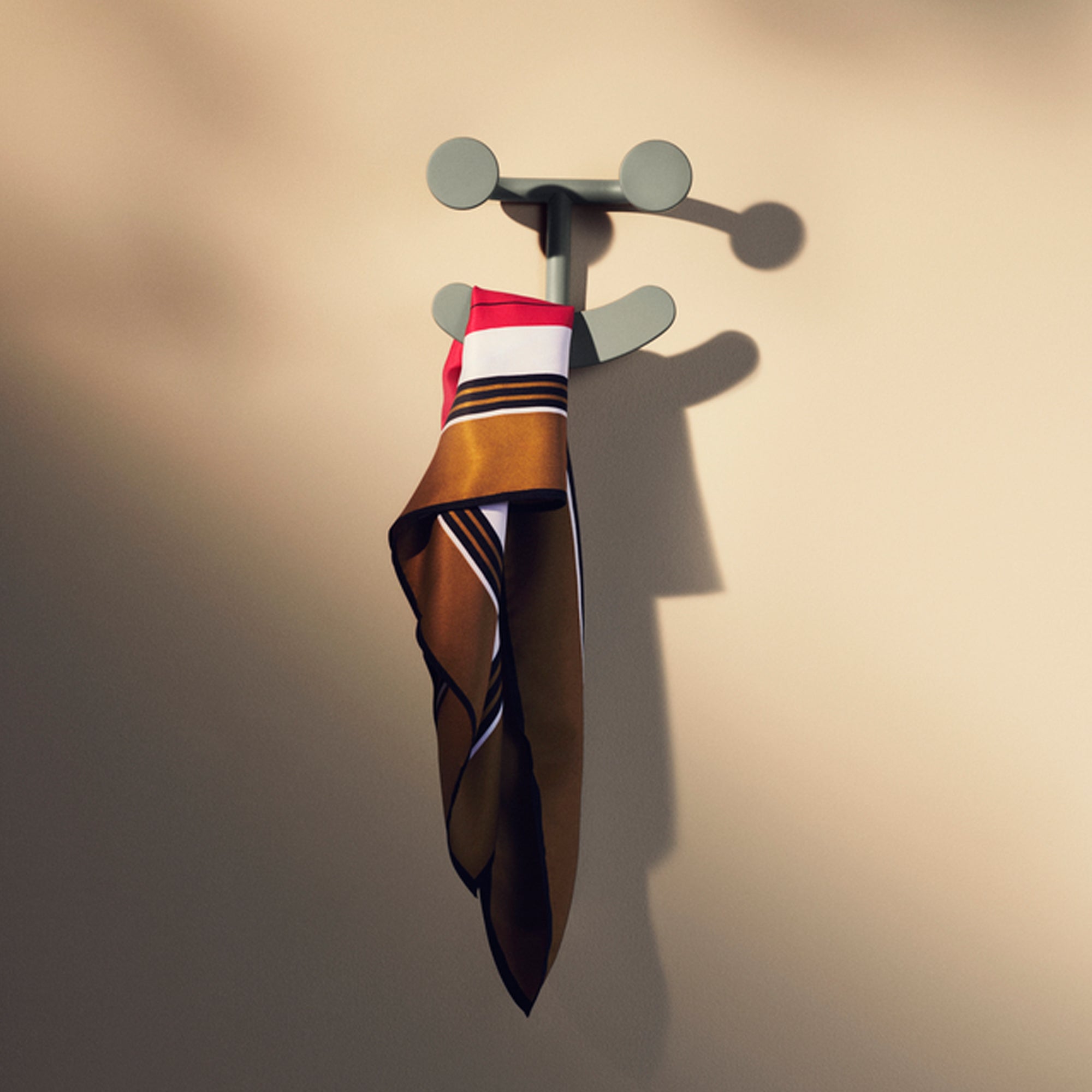 Fritz Hansen - Happy Hook Wandhaken | grüngrau