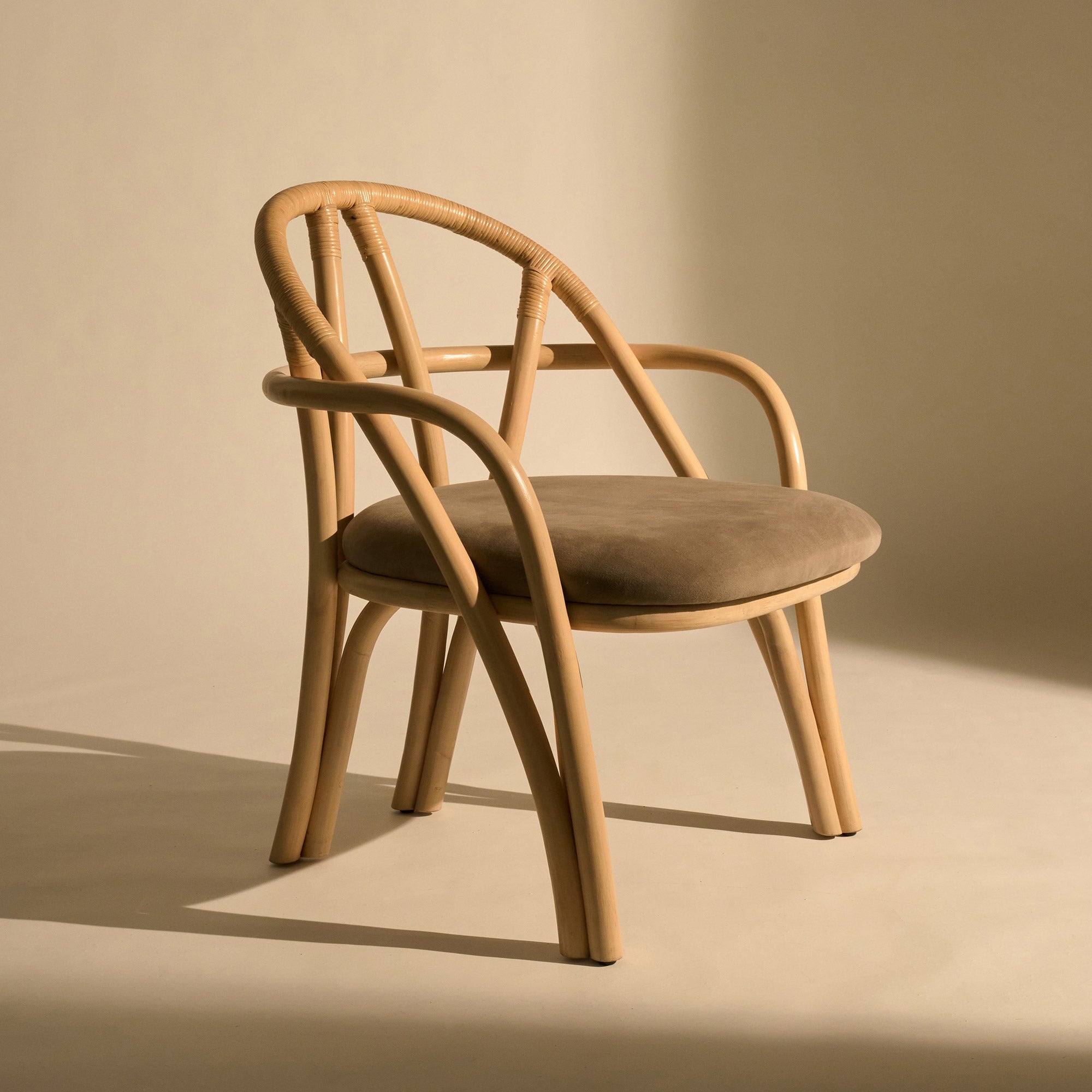 Gubi - Bistra Lounge Sessel | natural