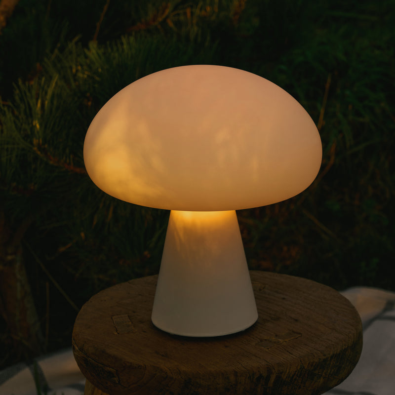 Gubi - Obello Tischleuchte LED Outdoor