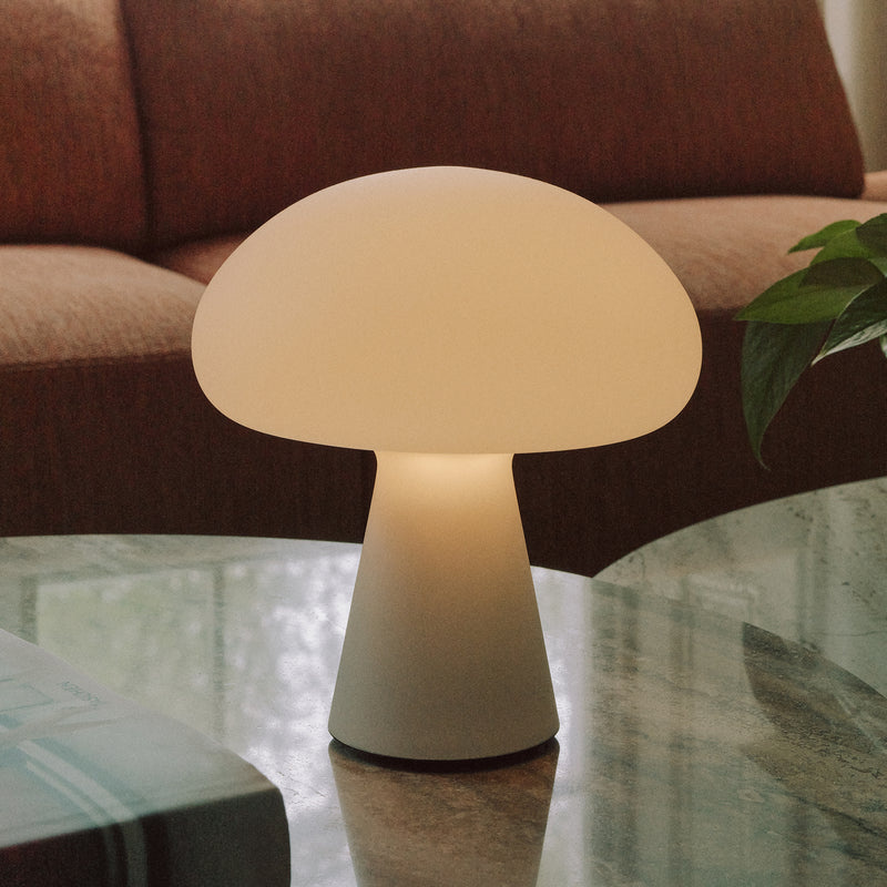 Gubi - Obello Tischleuchte LED Outdoor