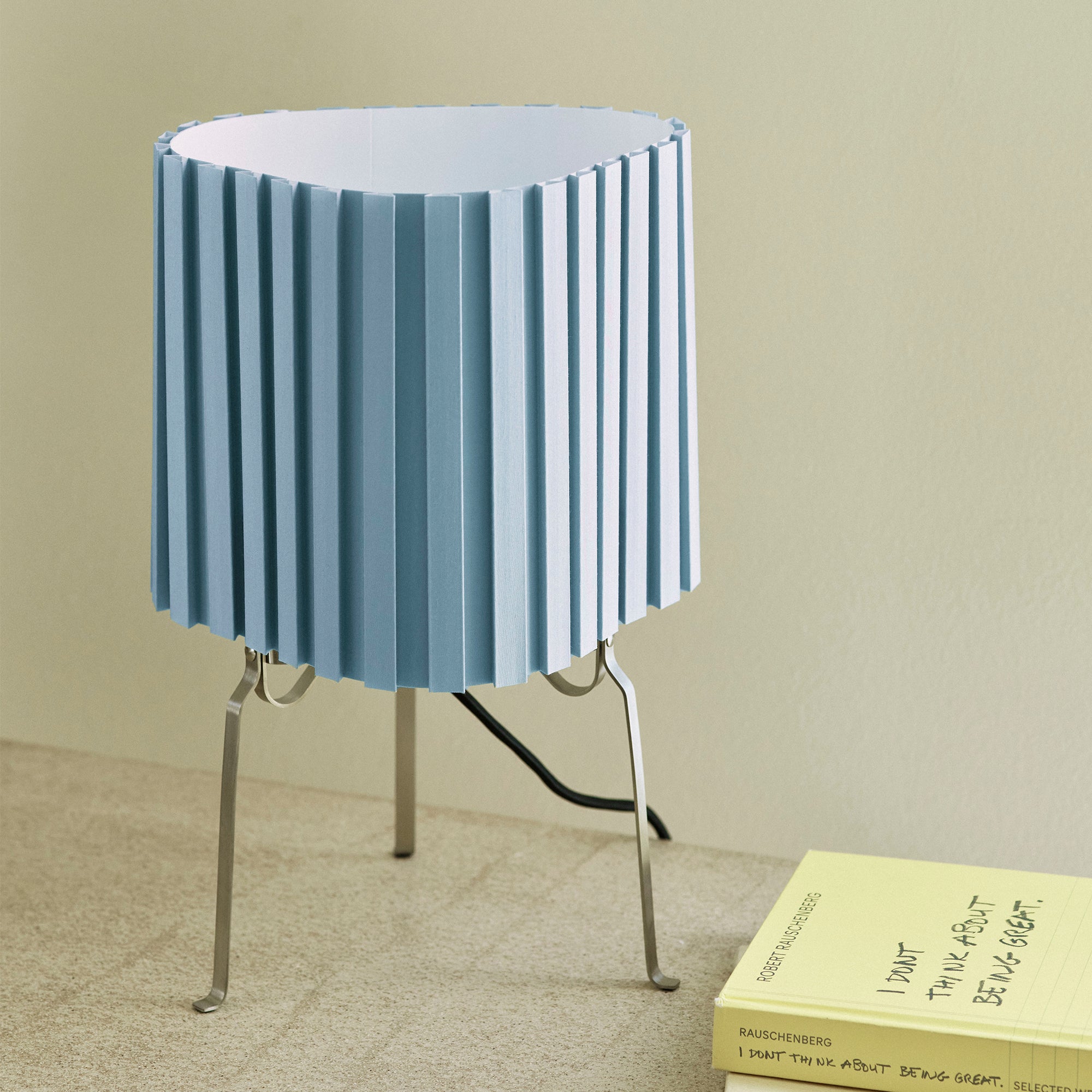 HAY - Canelé Tischleuchte | soft blue