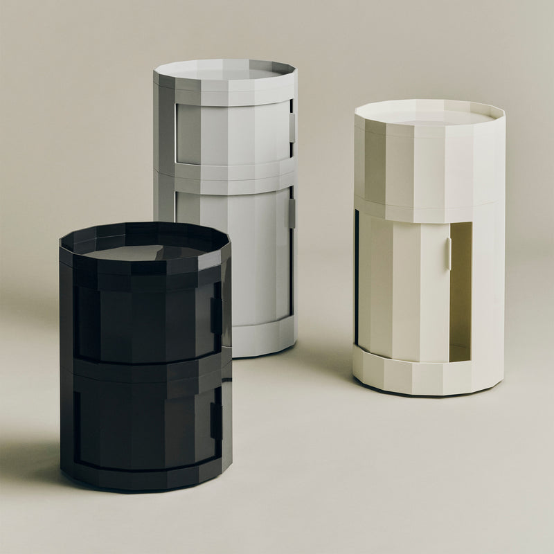 HAY - Facet Cabinet mit Füßen und Rollen