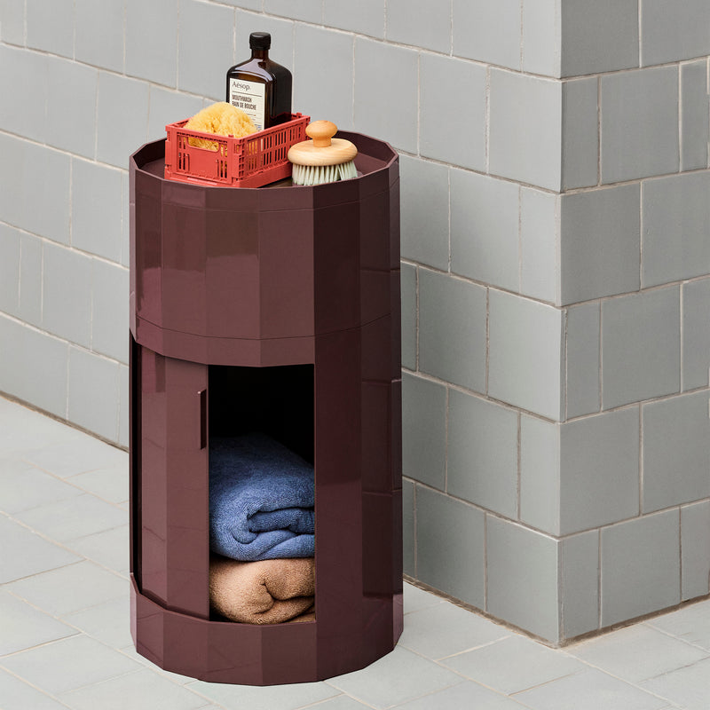 HAY - Facet Cabinet mit Füßen und Rollen