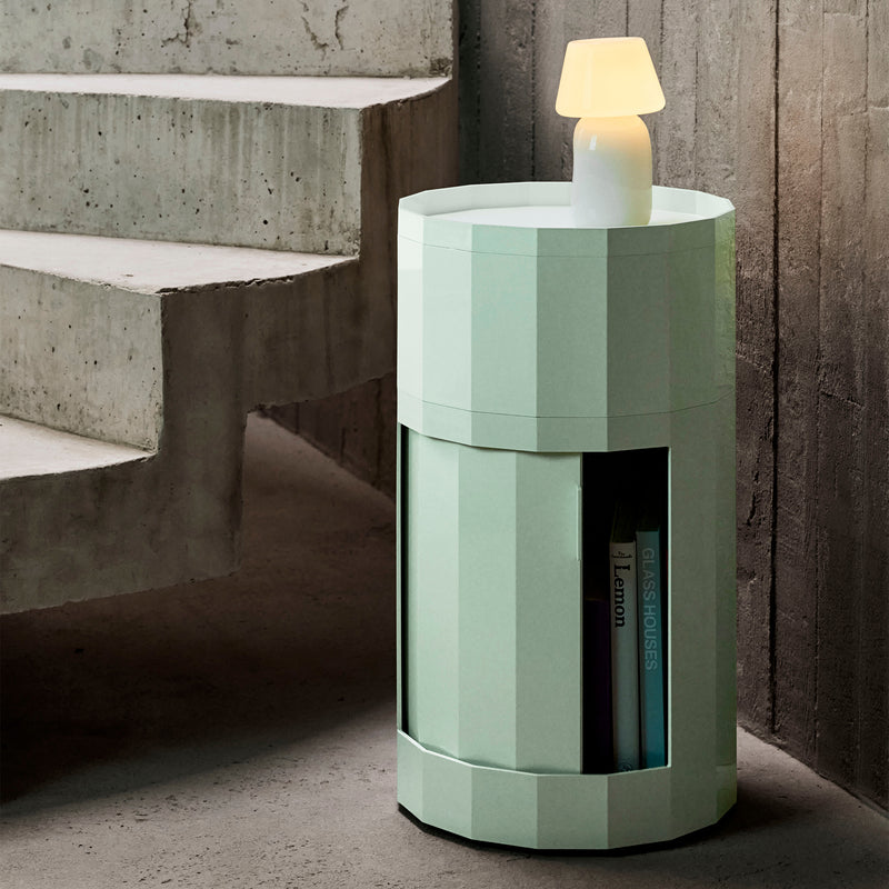 HAY - Facet Cabinet mit Füßen und Rollen | hoch / soft mint