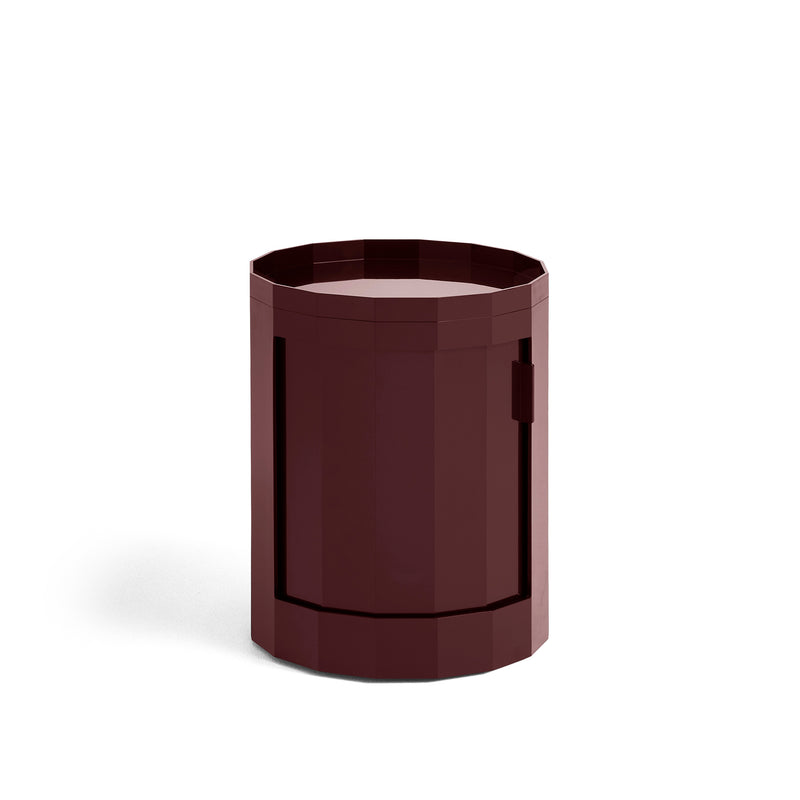 HAY - Facet Cabinet mit Füßen und Rollen | niedrig / burgundy