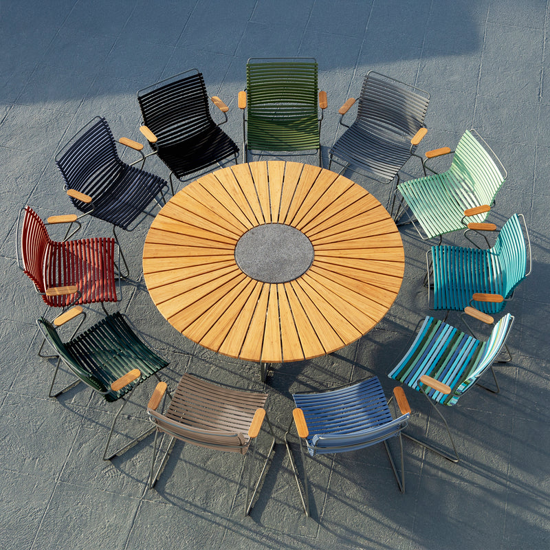 HOUE - CLICK Outdoor Dining Armlehnstuhl mit niedriger Lehne