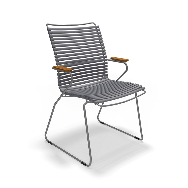 HOUE - CLICK Outdoor Dining Armlehnstuhl mit hoher Lehne | dunkelgrau