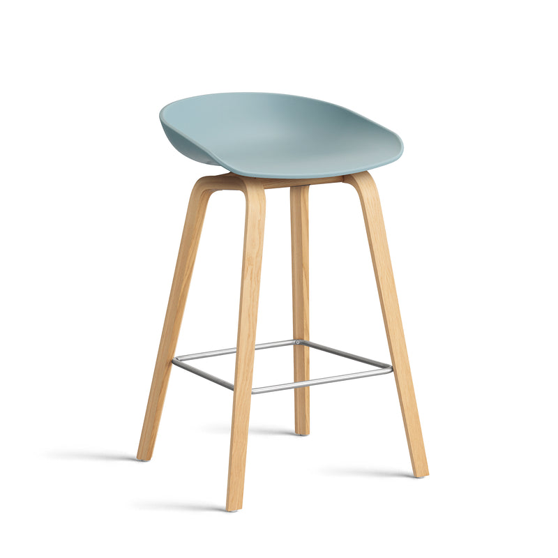 HAY - About A Stool AAS 32 | H 65 cm / dusty blue 2.0 / Eiche lackiert / Edelstahl