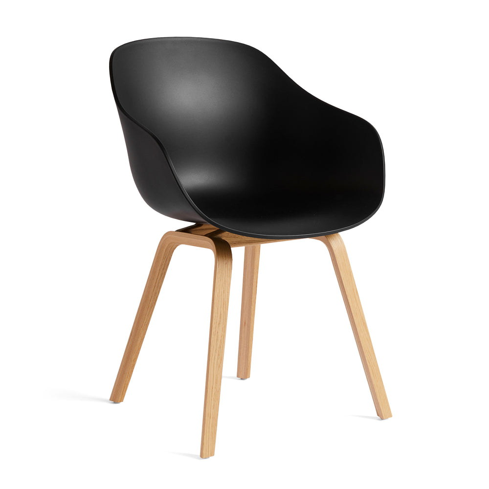 HAY - About A Chair AAC 222 | Standardgleiter Kunststoff / black 2.0 / Eiche lackiert