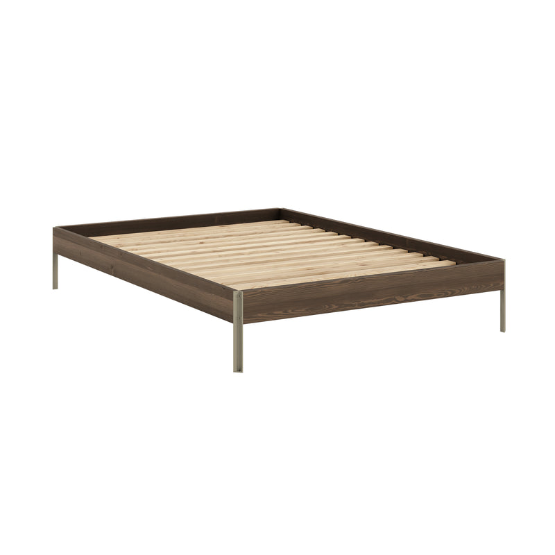 Karup Design - Core Bett | 140 x 200 cm / Kiefer carobbraun / sage green