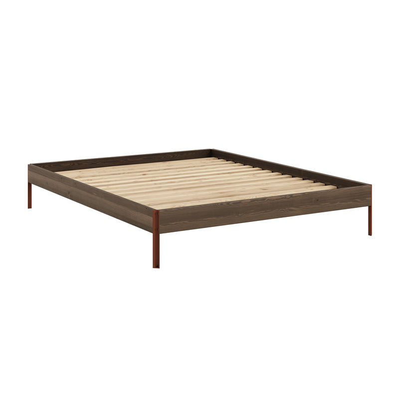 Karup Design - Core Bett | 160 x 200 cm / Kiefer carobbraun / terra red