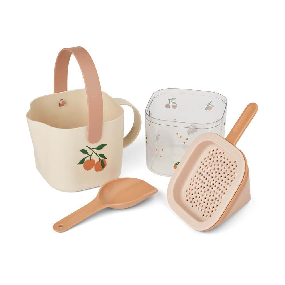 LIEWOOD - Roald Sandkasten-Set | peach/seahell