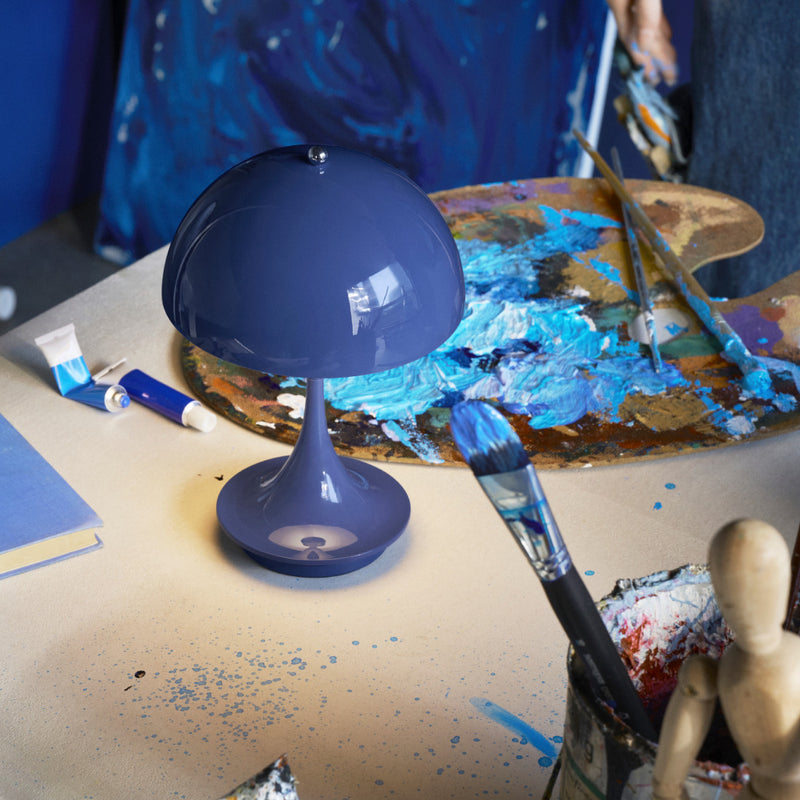 Louis Poulsen - Panthella 160 Portable Akku LED-Tischleuchte | opaque indigo