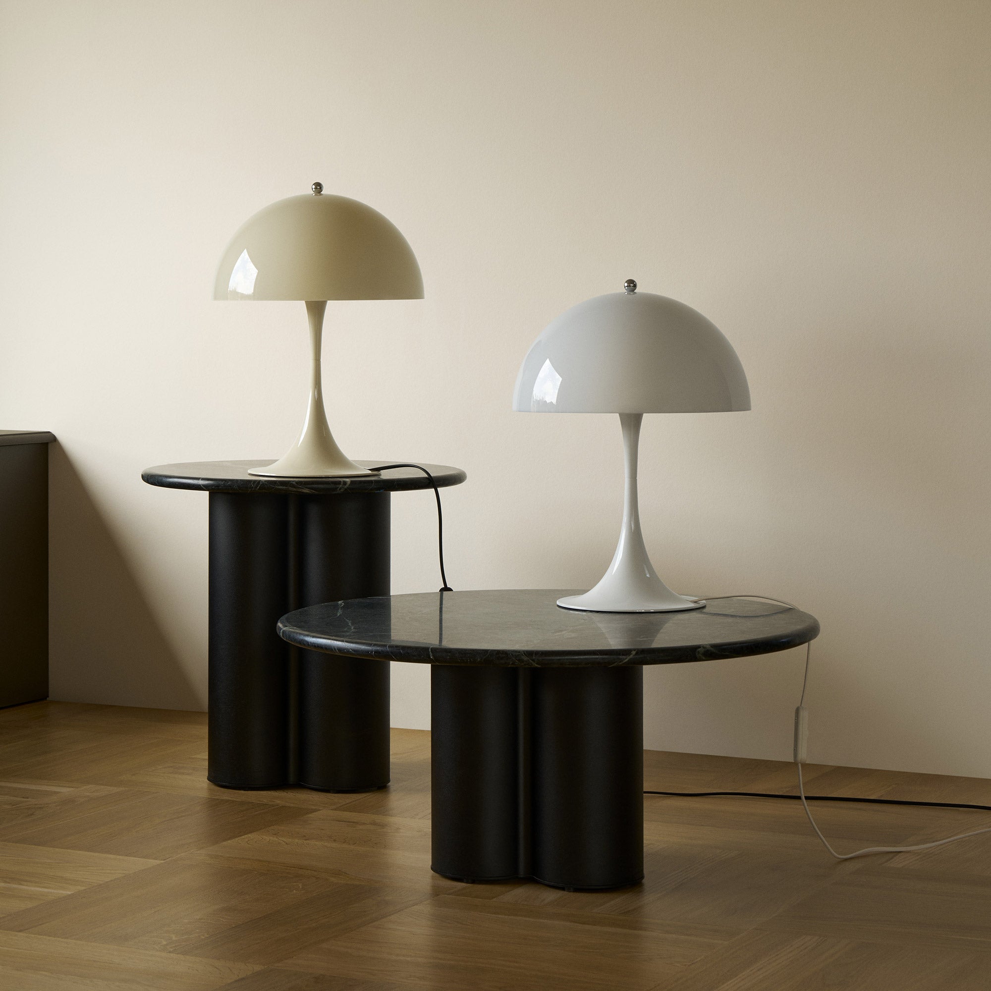 Louis Poulsen - Panthella V2 Tischleuchte 320 | opal