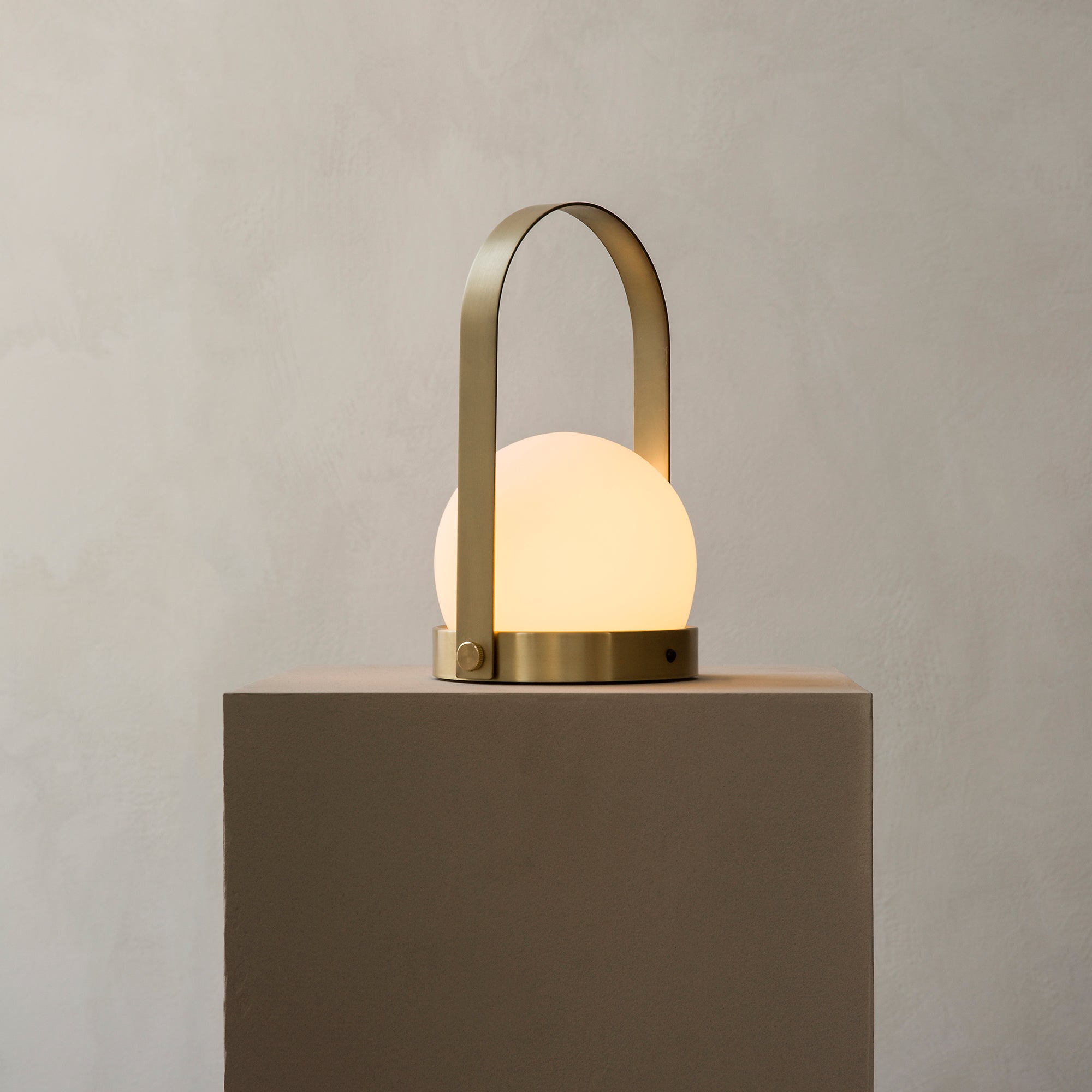 Audo - Carrie LED Lamp | messing
