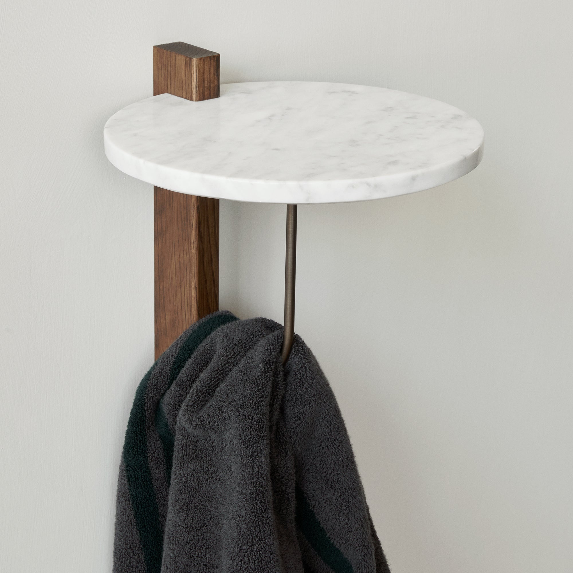 Audo - Corbel Wandregal | medium / Eiche dunkel