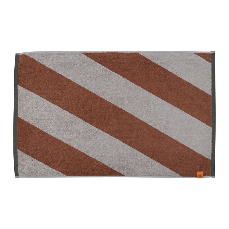 Mette Ditmer - Diagonal Badematte | brick