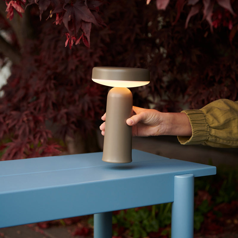 Muuto - Ease Portable LED Outdoor Akkuleuchte